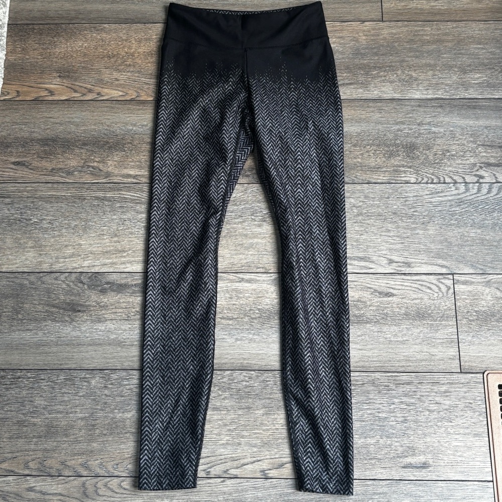 KiraGrace Herringbone Black Gray Yoga Leggings Tights Sz Small